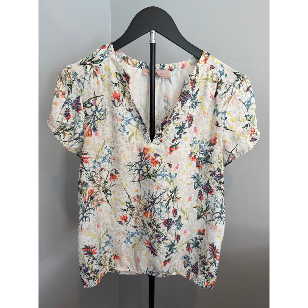 Philosophy V-Neck Cap Sleeve Floral Blouse.lightweight Silky
